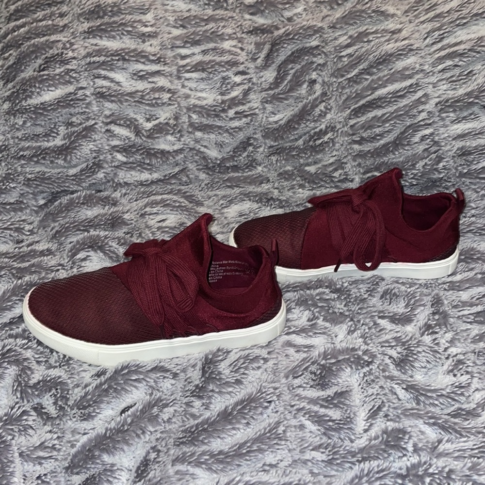 Size 6 1/2 Women's Brash Maroon and White Sneakers - Picture 3 of 8